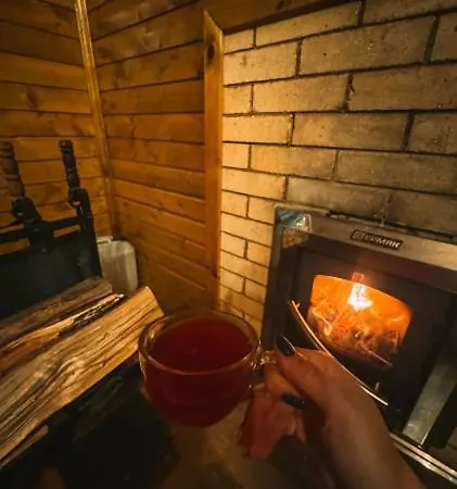 Kaunis tyylikäs bungalow järven rannalla *