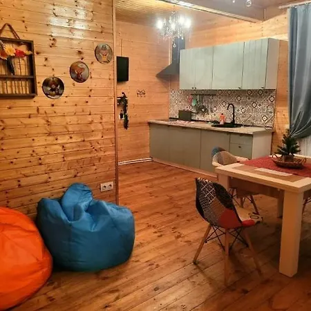 Leirintäalueet Kaunis tyylikäs bungalow järven rannalla *