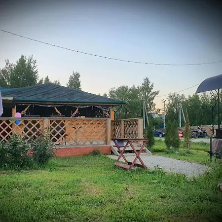 Kaunis tyylikäs bungalow järven rannalla