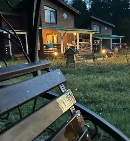 Leirintäalueet Kaunis tyylikäs bungalow järven rannalla